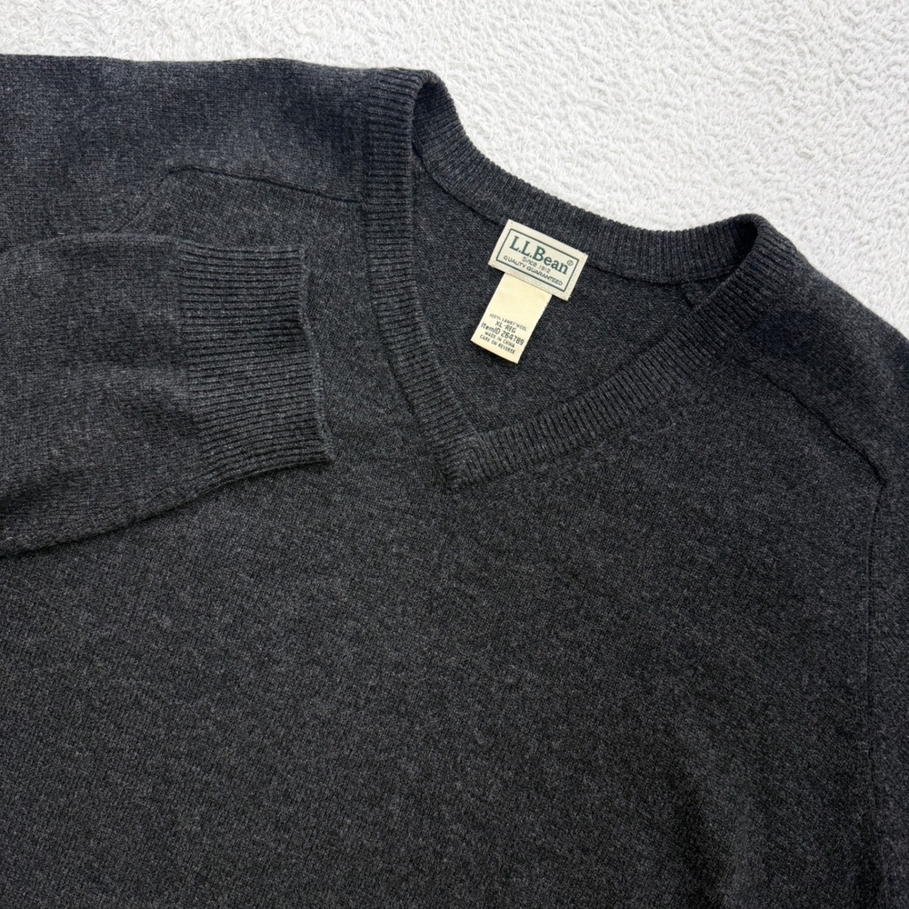 LL Bean Mens V-Neck Sweater Charcoal Grey 100%‎ Lambswool XL Regular 264789